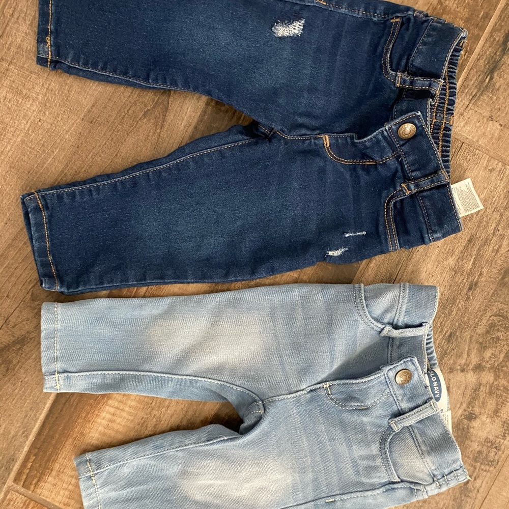 6-12 mo old navy jeans- great condition!